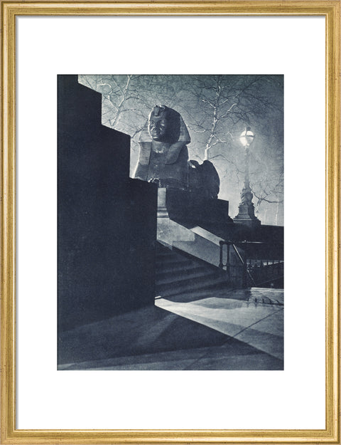 Sphinx on the Victoria Embankment at night 1934