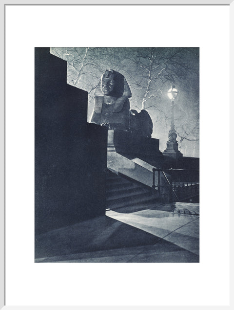 Sphinx on the Victoria Embankment at night 1934