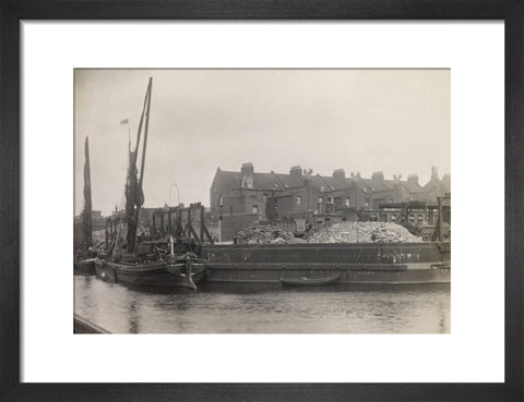 View of Glengall Wharf across the canal 1915-1925
