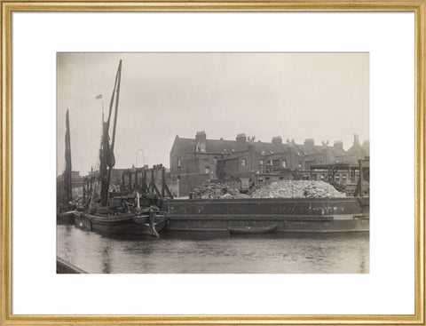 View of Glengall Wharf across the canal 1915-1925