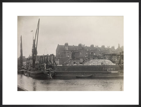 View of Glengall Wharf across the canal 1915-1925