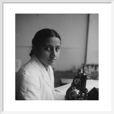 Female Pakistani student at the London School of Hygiene and Tropical Medicine 1950-1969
