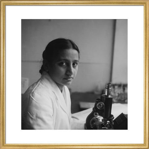 Female Pakistani student at the London School of Hygiene and Tropical Medicine 1950-1969