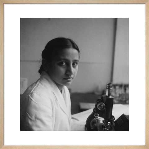 Female Pakistani student at the London School of Hygiene and Tropical Medicine 1950-1969
