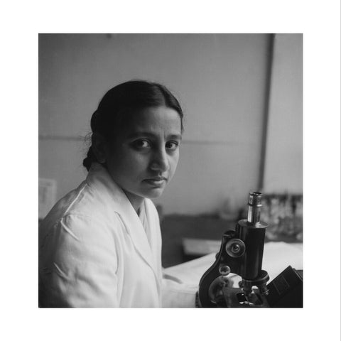 Female Pakistani student at the London School of Hygiene and Tropical Medicine 1950-1969