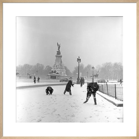 Children play in the snow, The Mall
