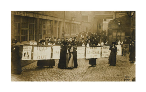 Suffragettes campaigning in South St Pancras during the General Election, January 1910.