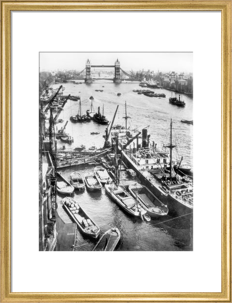 Upper Pool of the Thames c.1930