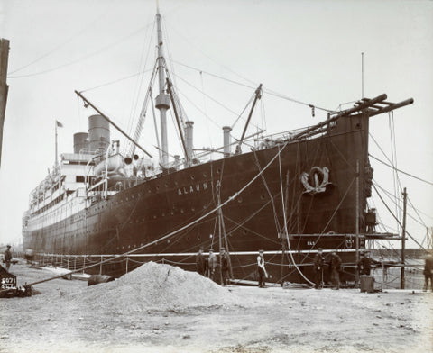 Cunard ship Alaunia in Royal Albert Dock 20th century