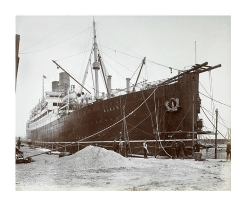 Cunard ship Alaunia in Royal Albert Dock 20th century