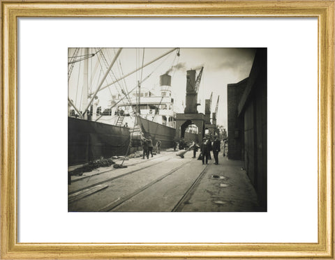 Discharging bagged cotton seed from Madras c. 1925