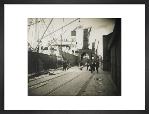 Discharging bagged cotton seed from Madras c. 1925