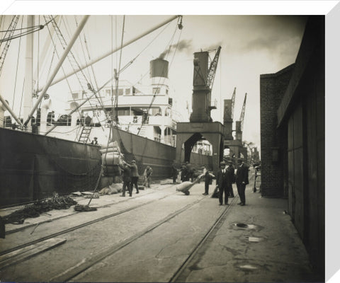 Discharging bagged cotton seed from Madras c. 1925