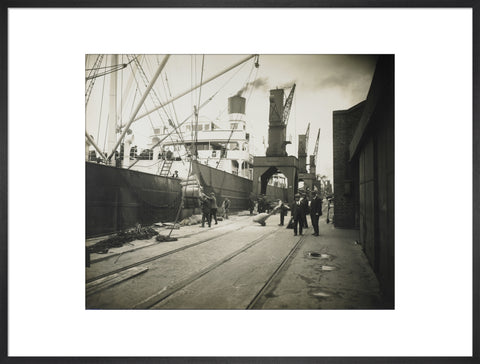 Discharging bagged cotton seed from Madras c. 1925