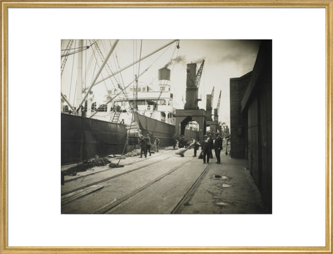 Discharging bagged cotton seed from Madras c. 1925