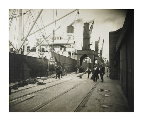 Discharging bagged cotton seed from Madras c. 1925