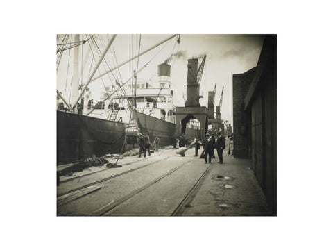 Discharging bagged cotton seed from Madras c. 1925