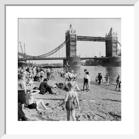 Londoners relax on Tower Beach 1952