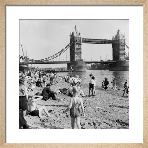 Londoners relax on Tower Beach 1952