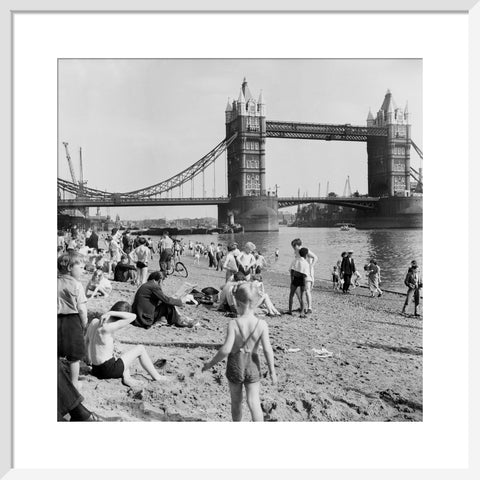 Londoners relax on Tower Beach 1952
