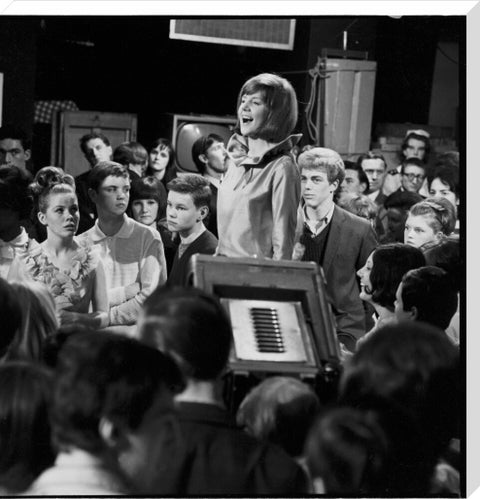 Cilla Black performs on Ready Steady Go! 1964