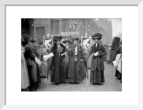 Suffragette procession of Journalists 1909