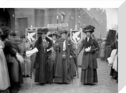 Suffragette procession of Journalists 1909