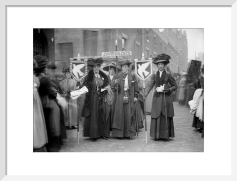 Suffragette procession of Journalists 1909