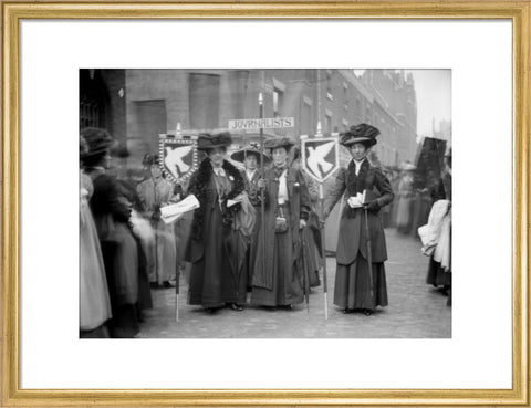 Suffragette procession of Journalists 1909