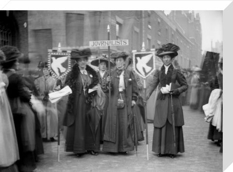 Suffragette procession of Journalists 1909