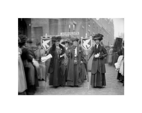 Suffragette procession of Journalists 1909