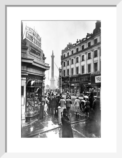 Nelson's Column with Lyons' Strand Corner House 20th century