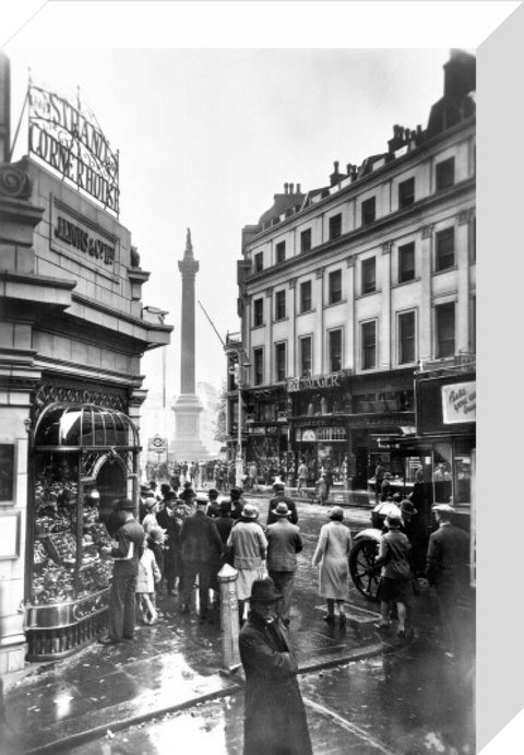 Nelson's Column with Lyons' Strand Corner House 20th century