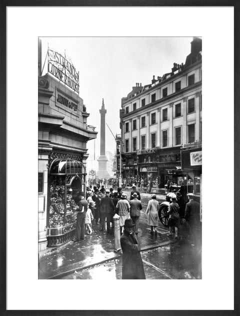 Nelson's Column with Lyons' Strand Corner House 20th century