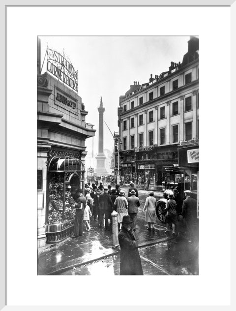 Nelson's Column with Lyons' Strand Corner House 20th century