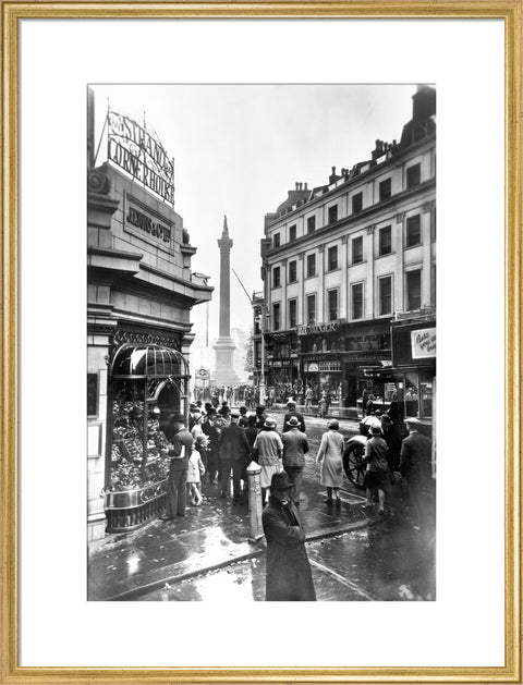 Nelson's Column with Lyons' Strand Corner House 20th century