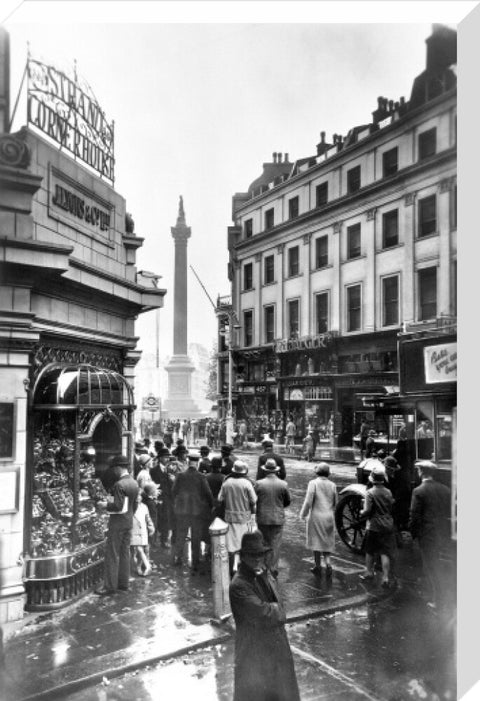 Nelson's Column with Lyons' Strand Corner House 20th century