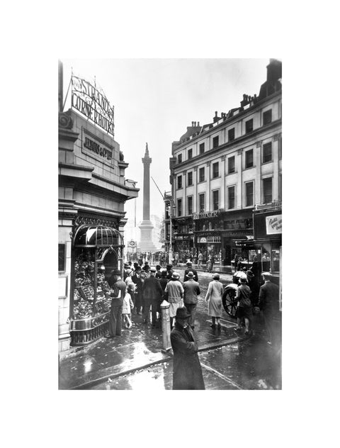 Nelson's Column with Lyons' Strand Corner House 20th century