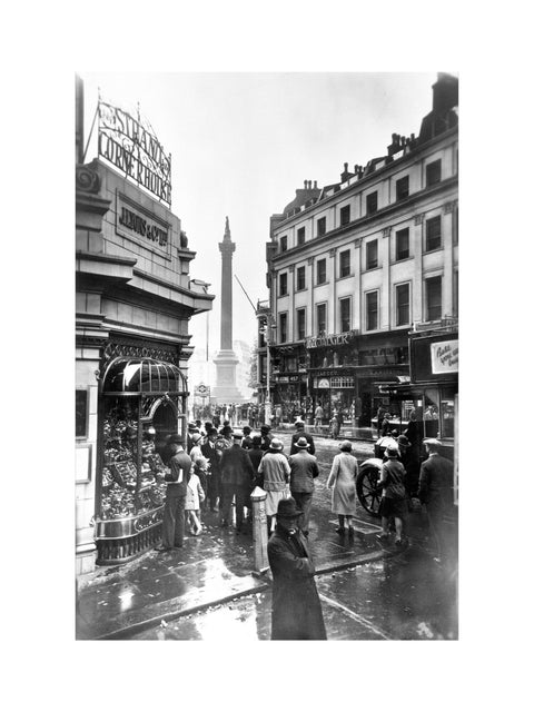 Nelson's Column with Lyons' Strand Corner House 20th century