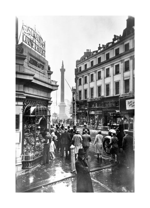 Nelson's Column with Lyons' Strand Corner House 20th century