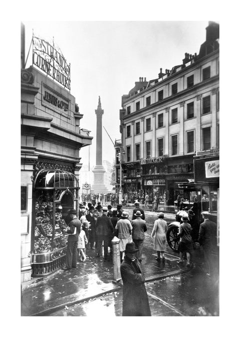 Nelson's Column with Lyons' Strand Corner House 20th century