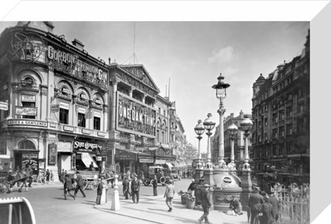 View of Piccadilly Circus 1927