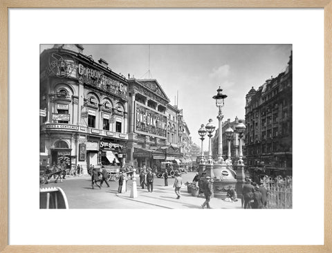 View of Piccadilly Circus 1927