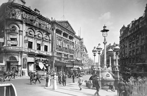 View of Piccadilly Circus 1927