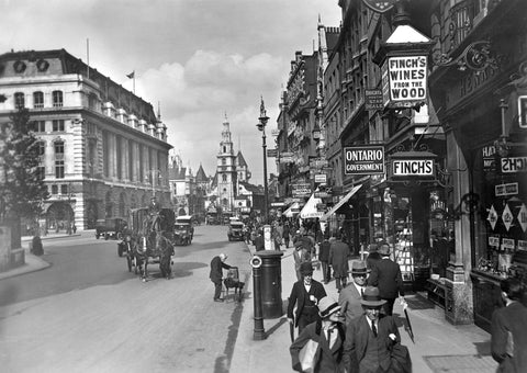 View of St. Clement Danes 20th century