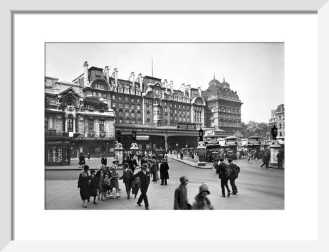 Forecourt of Victoria Station 20th century