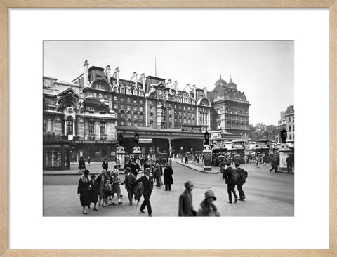 Forecourt of Victoria Station 20th century