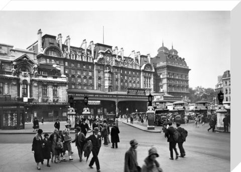 Forecourt of Victoria Station 20th century