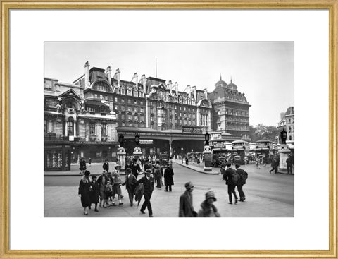 Forecourt of Victoria Station 20th century