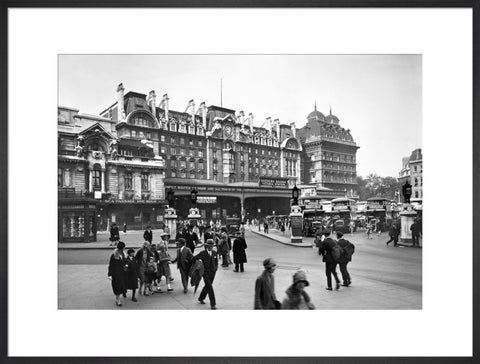 Forecourt of Victoria Station 20th century